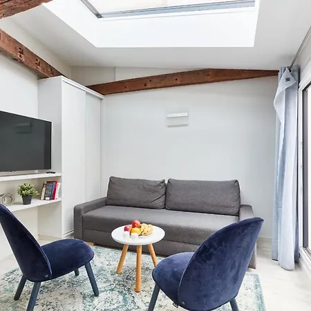 Apartment St Germain Des Pres With Balcony