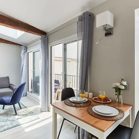 Apartment St Germain Des Pres With Balcony *