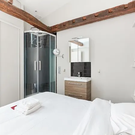 St Germain Des Pres With Balcony