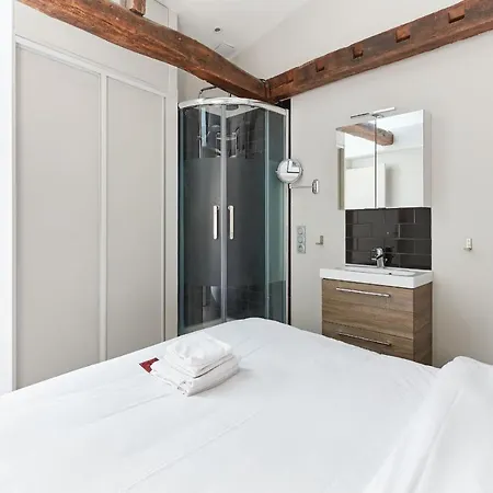 St Germain Des Pres With Balcony