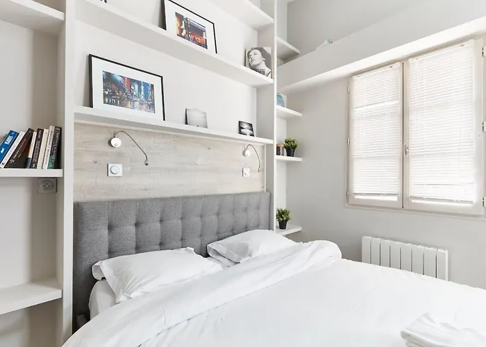 Apartment St Germain Des Pres With Balcony Paris