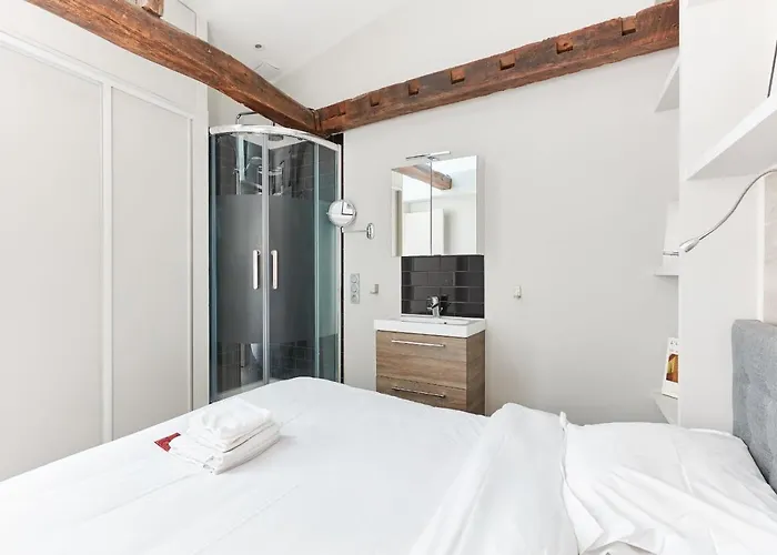 St Germain Des Pres With Balcony