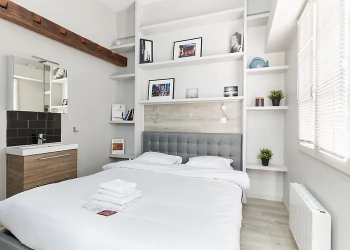 St Germain Des Pres With Balcony Apartment *